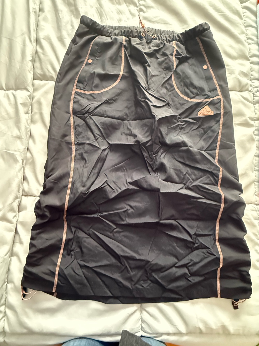 Adidas Drawstring Jogger Parachute Cream/ Pink Stitching SKIRT. Brand New!